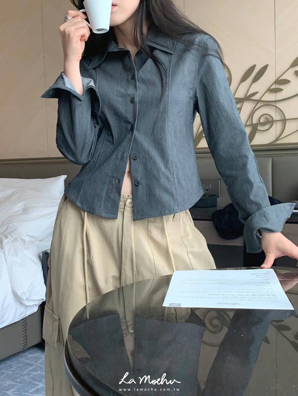 彈性顯腰身排釦素色襯衫